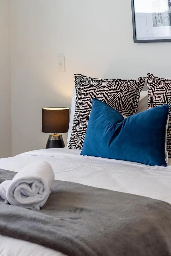 Upper Riccarton Dream - 2 Bed 2 Bath W/Carpark Apartment Christchurch New Zealand