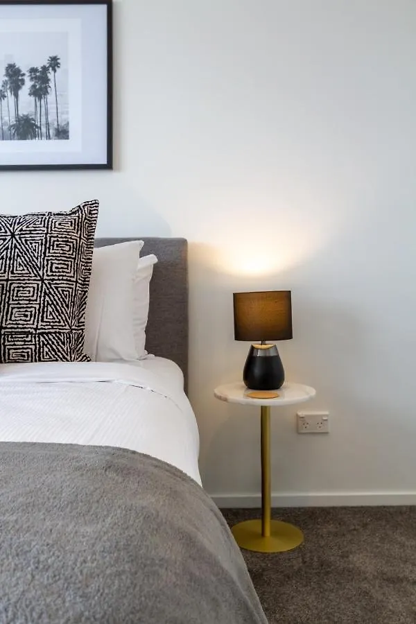 Upper Riccarton Dream - 2 Bed 2 Bath W/Carpark Apartment Christchurch