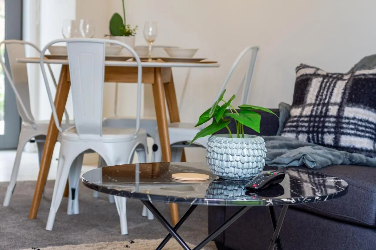Upper Riccarton Dream - 2 Bed 2 Bath W/Carpark Apartment Christchurch