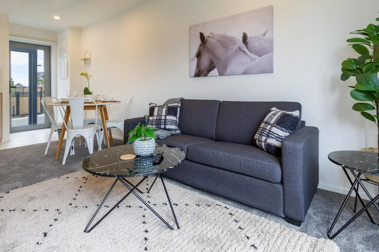 Upper Riccarton Dream - 2 Bed 2 Bath W/Carpark Apartment Christchurch