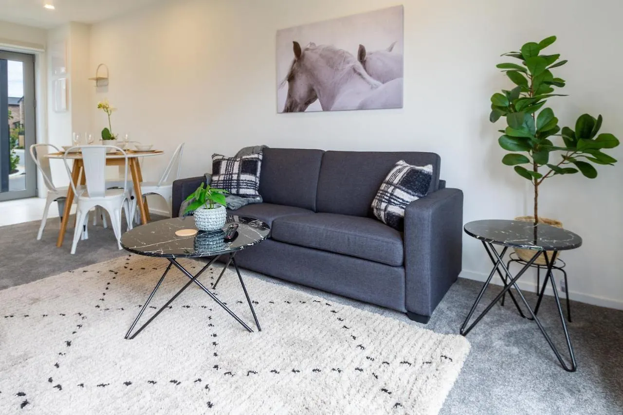 Upper Riccarton Dream - 2 Bed 2 Bath W/Carpark Apartment Christchurch New Zealand