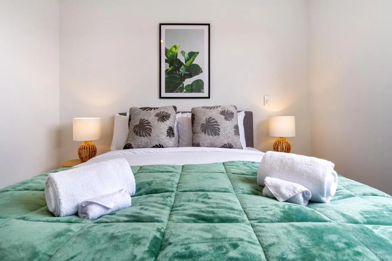 Upper Riccarton Dream - 2 Bed 2 Bath W/Carpark Apartment Christchurch New Zealand