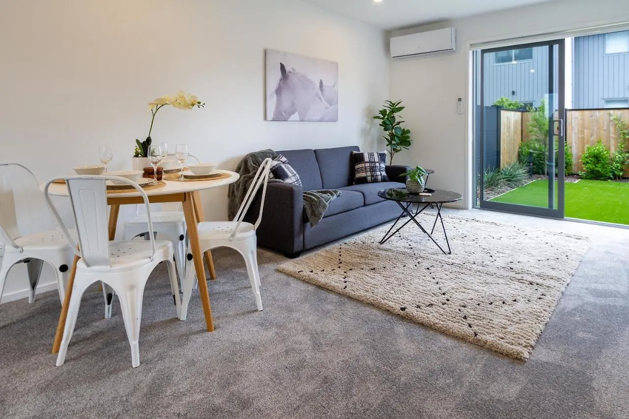 Upper Riccarton Dream - 2 Bed 2 Bath W/Carpark Apartment Christchurch